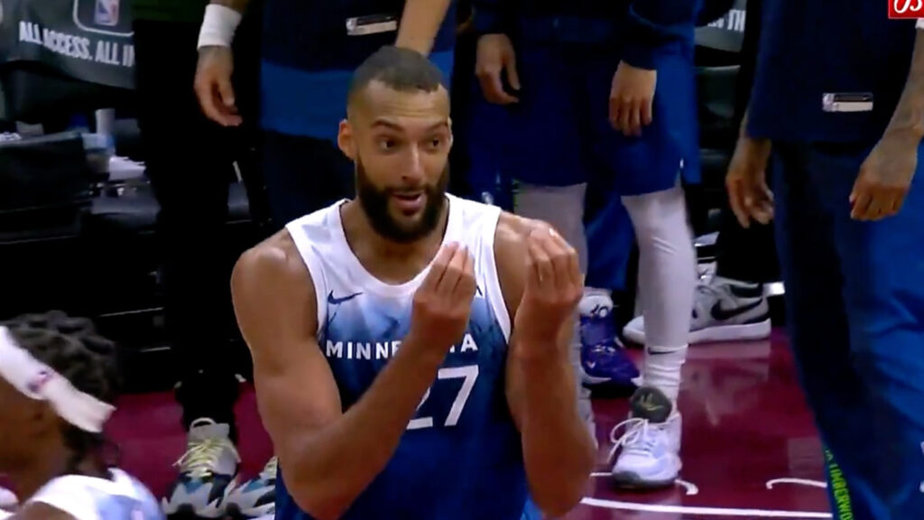 NBA官方出手罚款戈贝尔