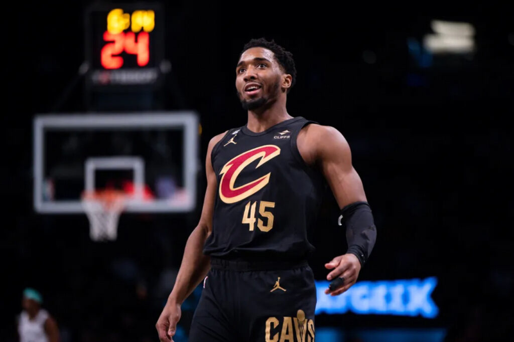 米切尔续约问题引发骑士队交易传闻