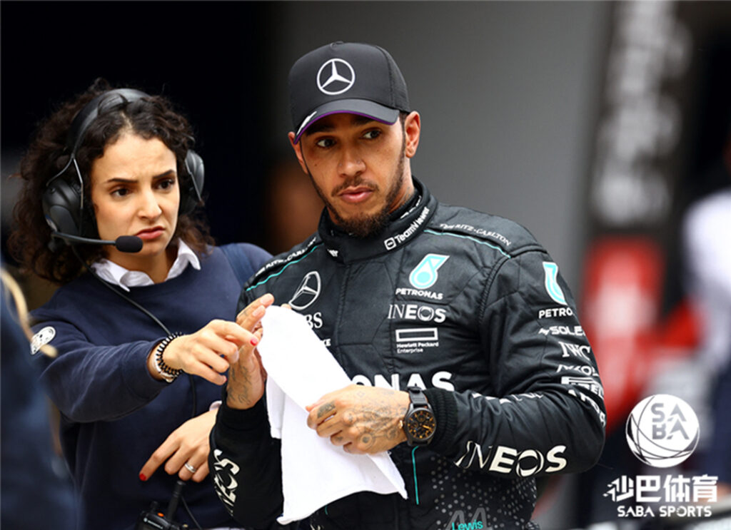 汉密尔顿已经放弃了他在梅赛德斯的最后一个 F1 赛季?