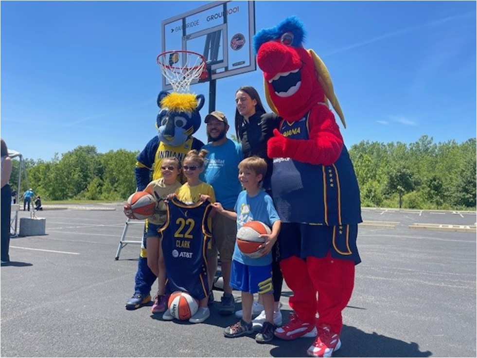 WNBA女状元积极参与社区活动
