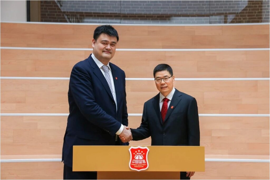 姚明辞去篮协主席职务