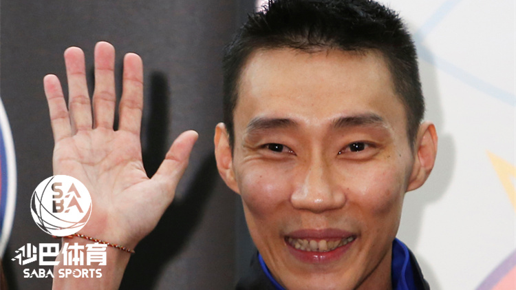 李宗伟和马来西亚羽总会长打匹克球