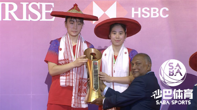 马来西亚女双体验包饺子