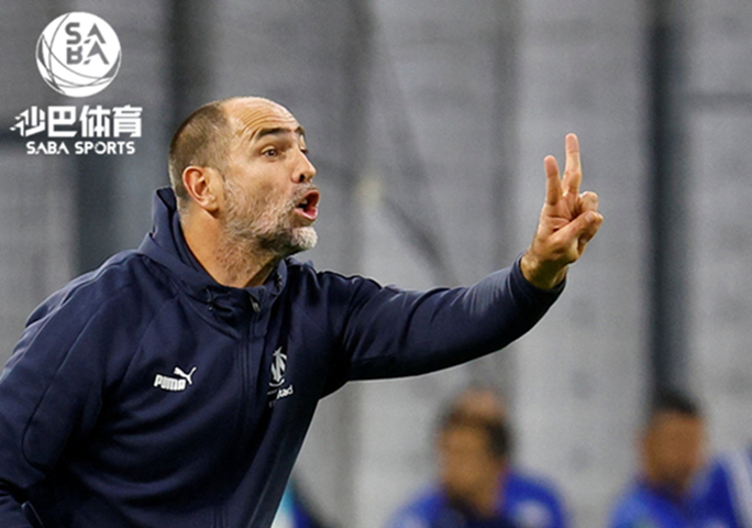 Tottenham’s new coach takes the whole team out for a meal to demonstrate unity
